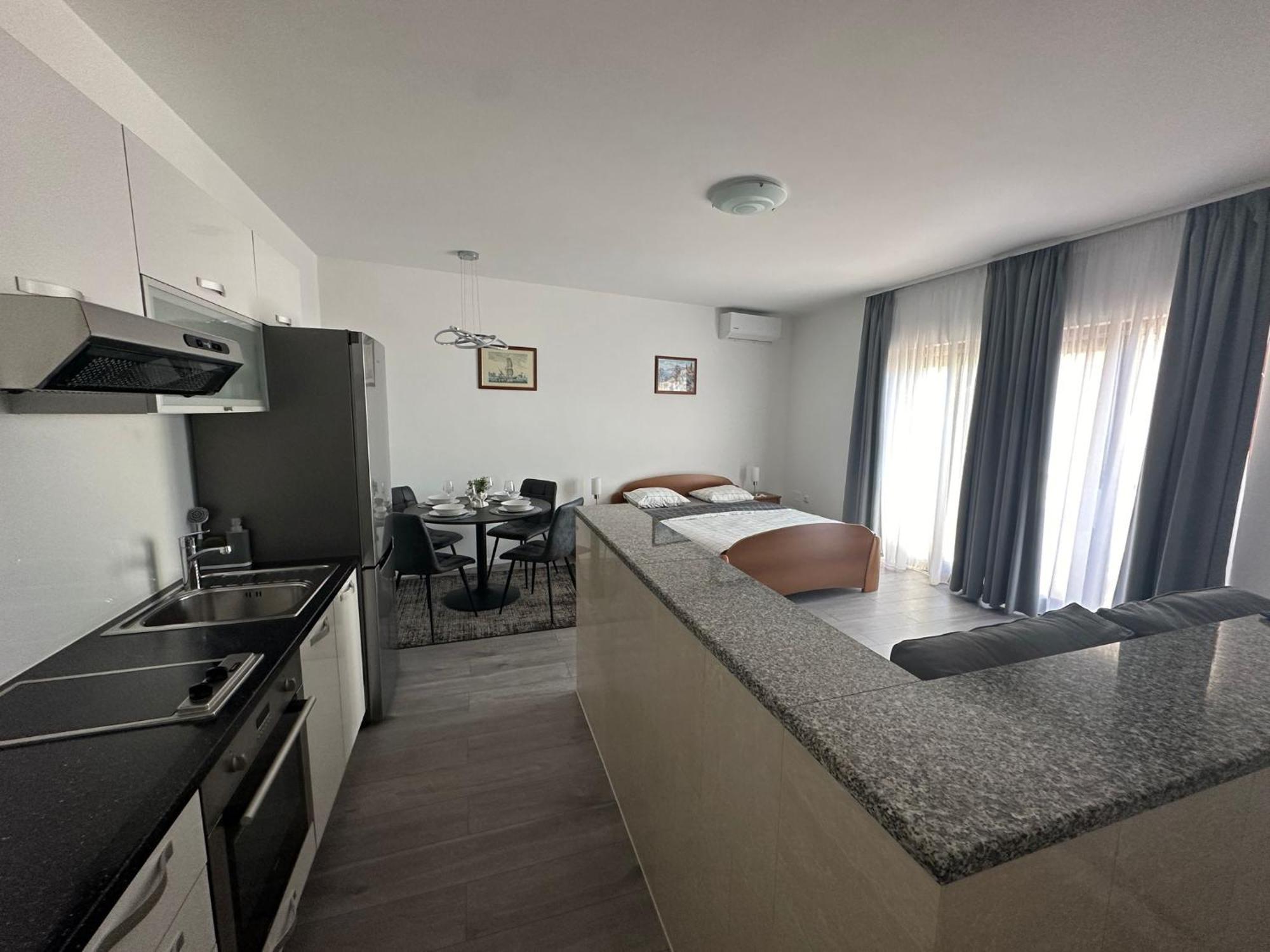 Apartments Villa Sunce Dugi Rat Eksteriør bilde